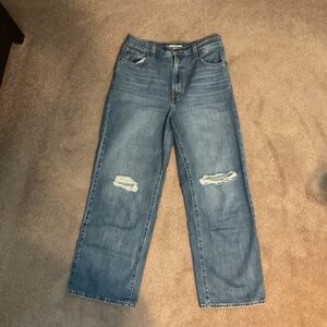 Women’s Levi’s high waisted straight jeans. New. Size 29